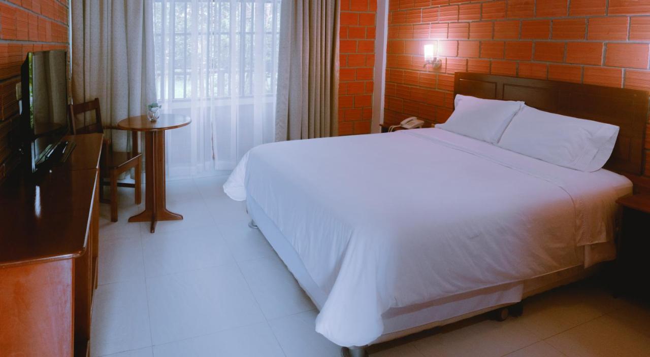 Altavista Casahotel - Asociado Casa Andina Moyobamba Kültér fotó