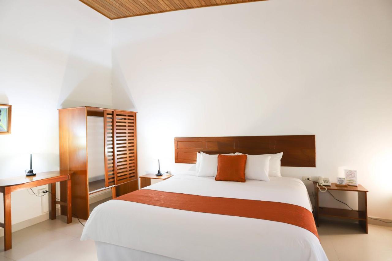 Altavista Casahotel - Asociado Casa Andina Moyobamba Kültér fotó