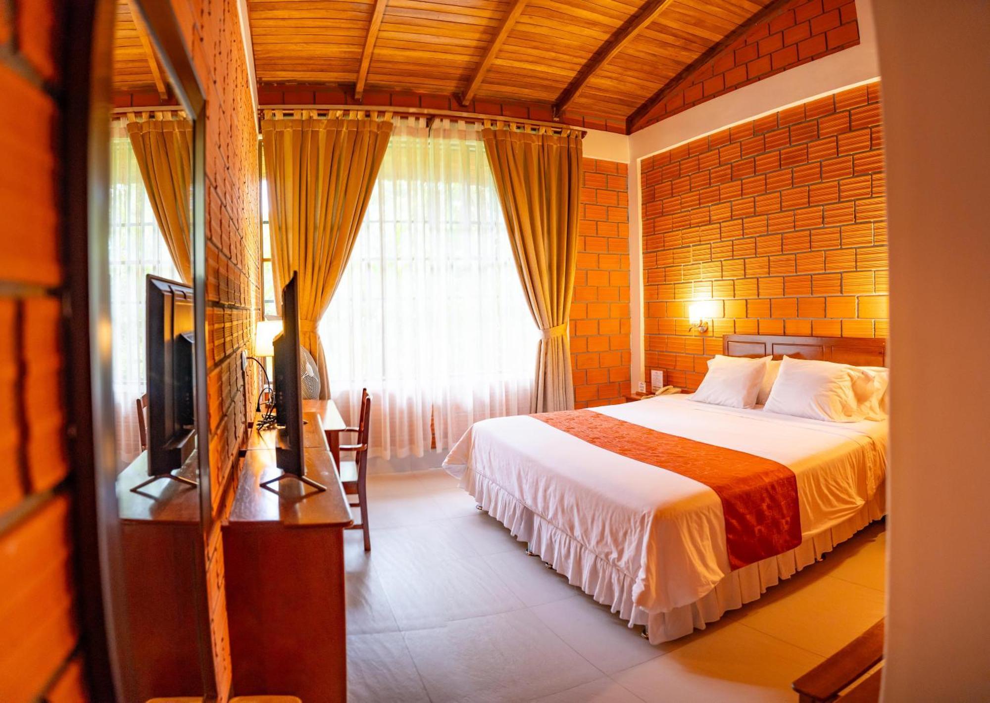 Altavista Casahotel - Asociado Casa Andina Moyobamba Kültér fotó